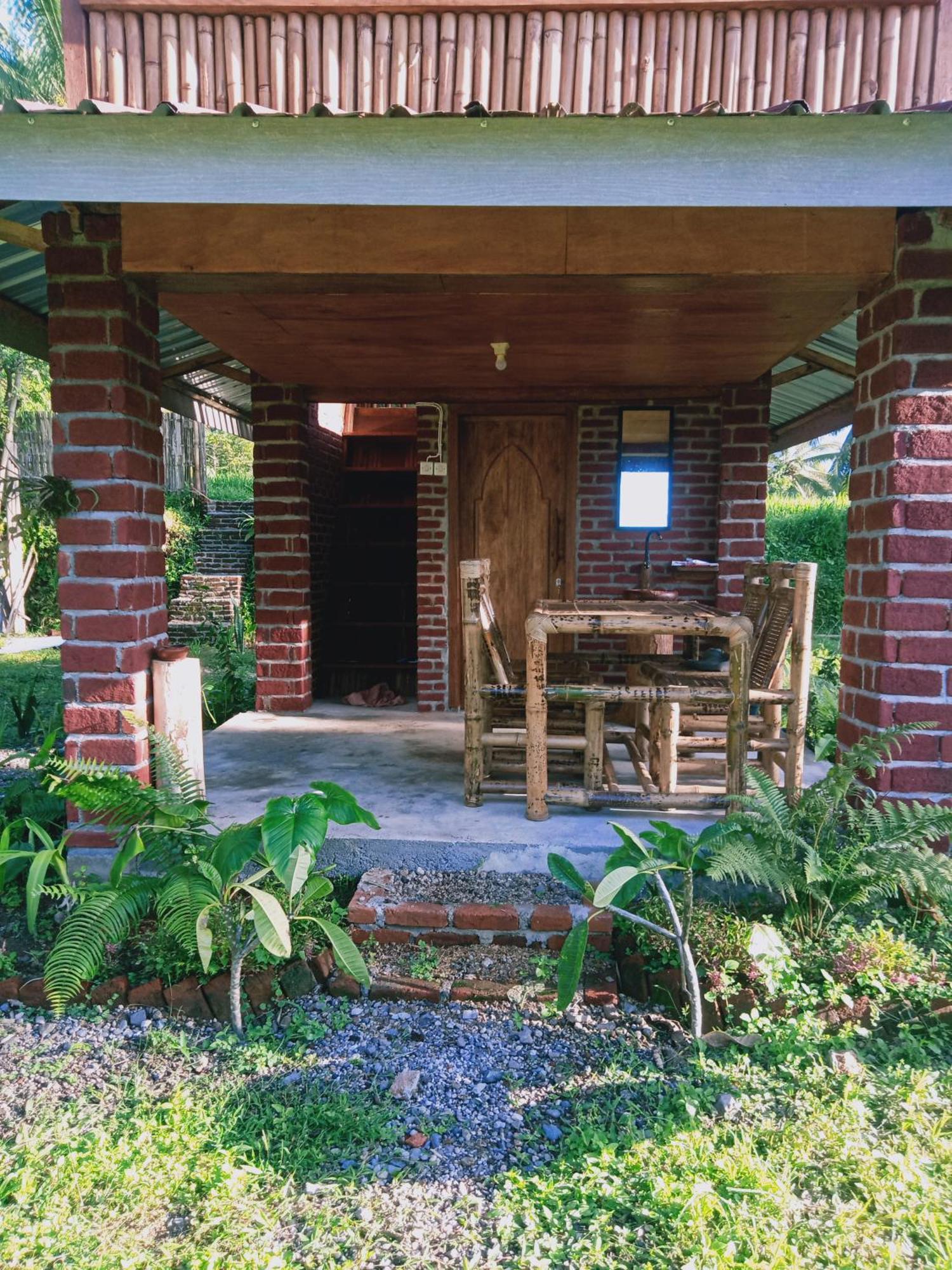 Coconut Homestay Tetebatu Exterior photo